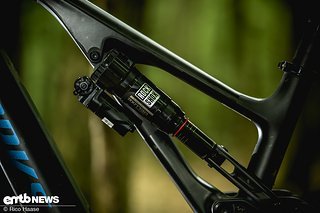 RockShox Super Deluxe Ultimate 2023 - der neue Dämpfer ist mit einigen technischen Neuerungen ausgestattet.