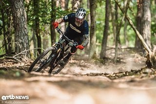 Auf moderaten Trails lässt sich das M1 EN.400SX spielerisch bewegen und mag es auch gern mal, mit Highspeed gefahren zu werden.