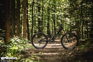 Mit dem neuen Canyon Spectral:ONfly hat die Koblenzer Marke ein Light-Enduro der Oberklasse entwickelt.