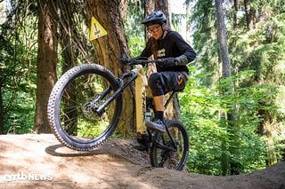 In der Woche vor dem DH-World Cup in Val di Solé war der Bikepark gesperrt, wir konnten mit Ausnahmegenehmigung die Strecken bergauf und bergab in Angriff nehmen In der Woche vor dem DH-World Cup in Val di Solé war der Bikepark gesperrt, wir konnten mit Ausnahmegenehmigung die Strecken bergauf und bergab in Angriff nehmen