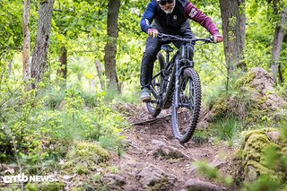Im Grunde ist die SR Suntour Durolux 38 Evo X eine gute Gabel, die satt und feinfühlig arbeitet, ausreichend Kontrolle bietet und für Neulinge bis Fortgeschrittene eine sehr gute Wahl darstellt Im Grunde ist die SR Suntour Durolux 38 Evo X eine gute Gabel, die satt und feinfühlig arbeitet, ausreichend Kontrolle bietet und für Neulinge bis Fortgeschrittene eine sehr gute Wahl darstellt
