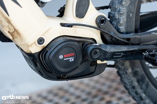 Angetrieben wird es vom starken Bosch-CX-Gen-5, der mit einem entnehmbaren Akku kombiniert wird.