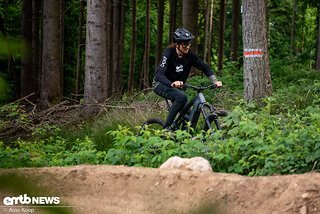 Dank Bosch CX Gen5, guten Reifen und einer langen Kettenstrebe klettert das Deft 9.0 ansonsten unbeirrt Dank Bosch CX Gen5, guten Reifen und einer langen Kettenstrebe klettert das Deft 9.0 ansonsten unbeirrt