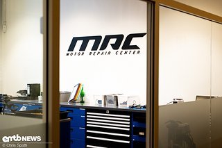 Sein Arbeitsplatz: Das Motor Repair Center.