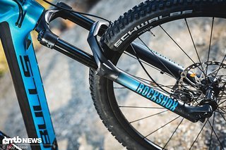 An der Front arbeitet eine RockShox 35 Gold – die optisch gut ins Gesamtbild passt.