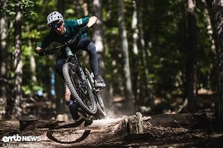 Dank niedrigem Gewicht lassen sich Light-E-MTB fast so agil wie normale MTB über den Trail heizen.