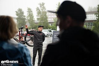 Sean ist der Mann, dem ein Regenschauer wirklich nichts anhaben kann.