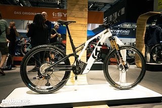 Gucken und Anfassen: Das Husqvarna MC6 konnten wir auf der Eurobike endlich genauer unter die Lupe nehmen.