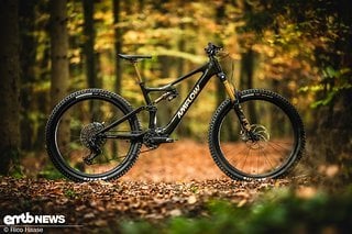 Die hochwertigen Carbonlaufräder setzen dem 9.999 € teuren Amflow PL Carbon Pro die Krone auf.