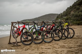 Wir hatten 6 E-Trailbikes im Test