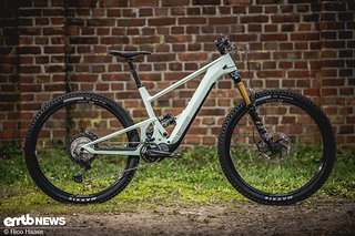 Wer ein neues E-Trailbike oder E-Enduro sucht, der sollte sich mal bei der jungen Schweizer Marke Scor umsehen.