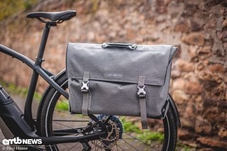 Das graue Material lässt den Ortlieb Commuter-Bag sehr nobel wirken