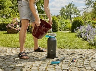 Ein Hauch von Schrebergarten: Der Gardena Drucksprüher macht zur Not auch Fahrräder sauber!