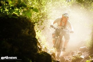 Enduro-artige Performance auf rauhen Trails ist das Markenzeichen dieses Bikes