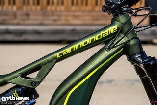 Beim 2019er Cannondale Moterra LT kommt ordentlich Farbe ins Spiel