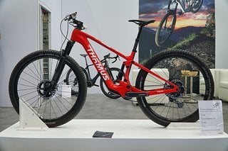 Thömus Lightrider E Ultimate mit Maxon-Antrieb – Cross-Country-E-Fully mit einem Gewicht von 14,8 kg.