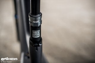 Bei der Teleskop-Sattelstütze vertraut Haibike hier einer RockShox Reverb AXS