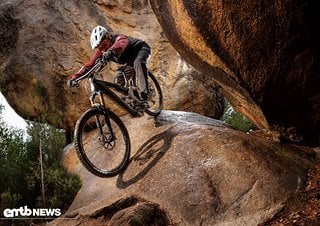 Auch steile Downhill-Segmente stellen für das Patron eRide keine Probleme dar.