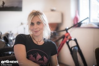 Julia Hofmann – schnelle Enduro-Pilotin, Landy-Lady, Bike-Pro und Weltenbummlering