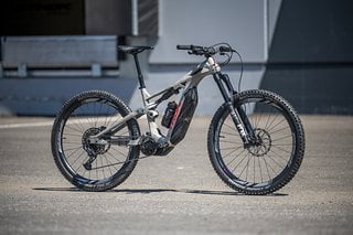 Aktuell noch ein Prototyp, aber so könnte das neue Light-E-MTB von Thok 2024 auf den Markt kommen.