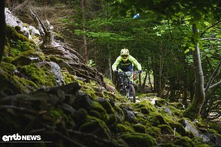 Über das gleiche lose Steinfeld ging es vorher schon auf Stage 2