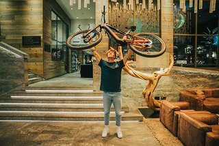Dominik wird in Zukunft öfters mit dem Light-Support-E-Bike unterwegs sein. Dominik wird in Zukunft öfters mit dem Light-Support-E-Bike unterwegs sein.