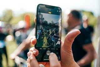 Vor dem Start noch schnell ein Foto mit dem Handy