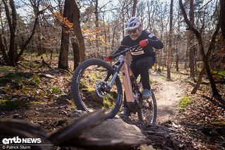 Im Uphill kann das Haibike ALLMTN CF 11 TRN/IQ mit Pinion MGU durch einen enorm kraftvollen Motorsupport punkten.