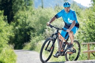 Mit seinem E-Bike von Bergamont hat Georg wieder richtig Spaß am Radeln.