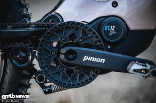 Herzstück des Bikes: der Pinion-Mittelmotor mit integriertem Getriebe.
