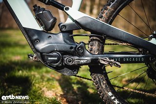 YT verbaut im Decoy 29 einen Shimano Steps E8000 Motor