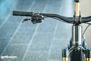 Das Topmodell setzt bei Schaltung und Bremsen auf Shimano XT. Das Topmodell setzt bei Schaltung und Bremsen auf Shimano XT.