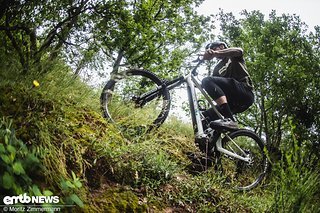 Massige Traktion bieten die klebrigen Assegai-Pneus