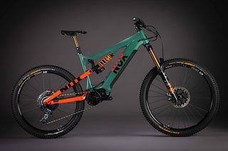 Nox Hybrid 7.1 Enduro Pro mit Brose Drive S Mag-Motor und knalligen Farben