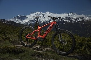 Bikeporn! Das Trek Powerfly LT kommt schick daher.