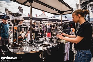 An vielen Ständen bekommt man, neben coolen Bikes, auch einen guten Kaffee.