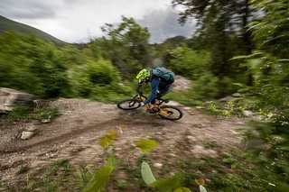 Auch Kies-Trails machen richtig Spaß