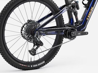 Beim Antrieb habt ihr die Wahl zwischen SRAM und Shimano, bei den Federelementen wird bei LX und MX auf Fox gesetzt, während das  EX auf RockShox setzt.