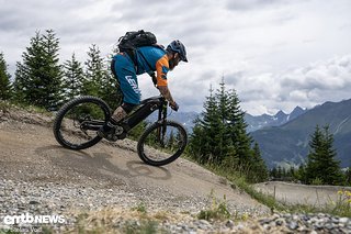 Ein E-Downhillbike mit massiv Reserven