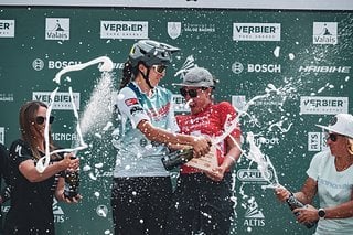 Champagner! Die 2022er Saison der E-Bike World Tour ist schon wieder zu Ende!