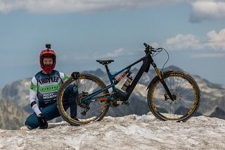 Eigentlich zählt E-MTB fahren ja nicht zu den klassischen Wintersportdisziplinen.