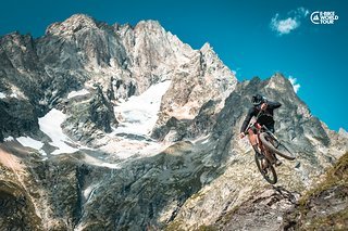 Alpengipfel und Enduro. Die E-Tour de Mont-Blanc ist ein knallhartes Etappenrennen vor bombastischer Kulisse.