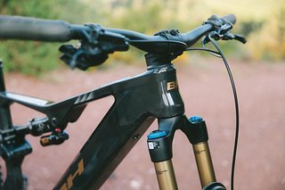 Shimano XT Di2, FOX Factory, DT Swiss – das Topmodell ist durchaus hochwertig ausgestattet Shimano XT Di2, FOX Factory, DT Swiss – das Topmodell ist durchaus hochwertig ausgestattet