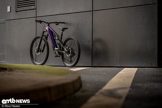 Brose hat, damit man die Vorzüge des neuen Drive³ Peak-Motors erfahren kann, ein eigenes E-MTB entwickelt und auf der Eurobike im Gepäck gehabt.