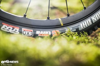 Damit man auf 140 Kilogramm zulässiges Gesamtgewicht kommt, wurden extrem stabile Mavic E-Deemax-Laufräder verbaut