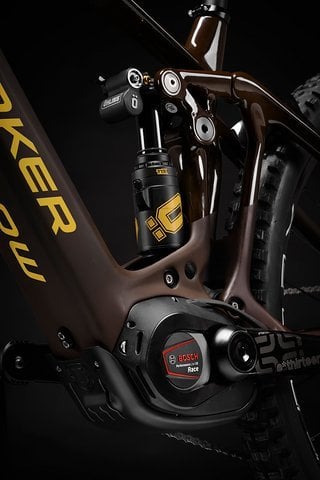 Passt gut zum anvisierten Einsatzzweck E-Racing: Öhlings-Fahrwerk und Bosch CX Race Motorsystem.