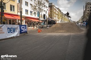 Bobby Root übt für seinen Weitsprungrekord