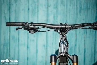 Klassische Kabel und Leitungen eines E-MTB