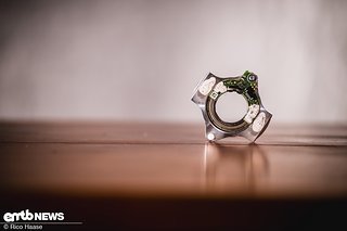 Noch so ein winziges Bauteil: der Drehmomentsensor. Noch so ein winziges Bauteil: der Drehmomentsensor.