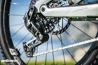 Wird man 2023 an vielen Race-Bikes sehen: die SRAM Eagle AXS Transmission-Schaltung.